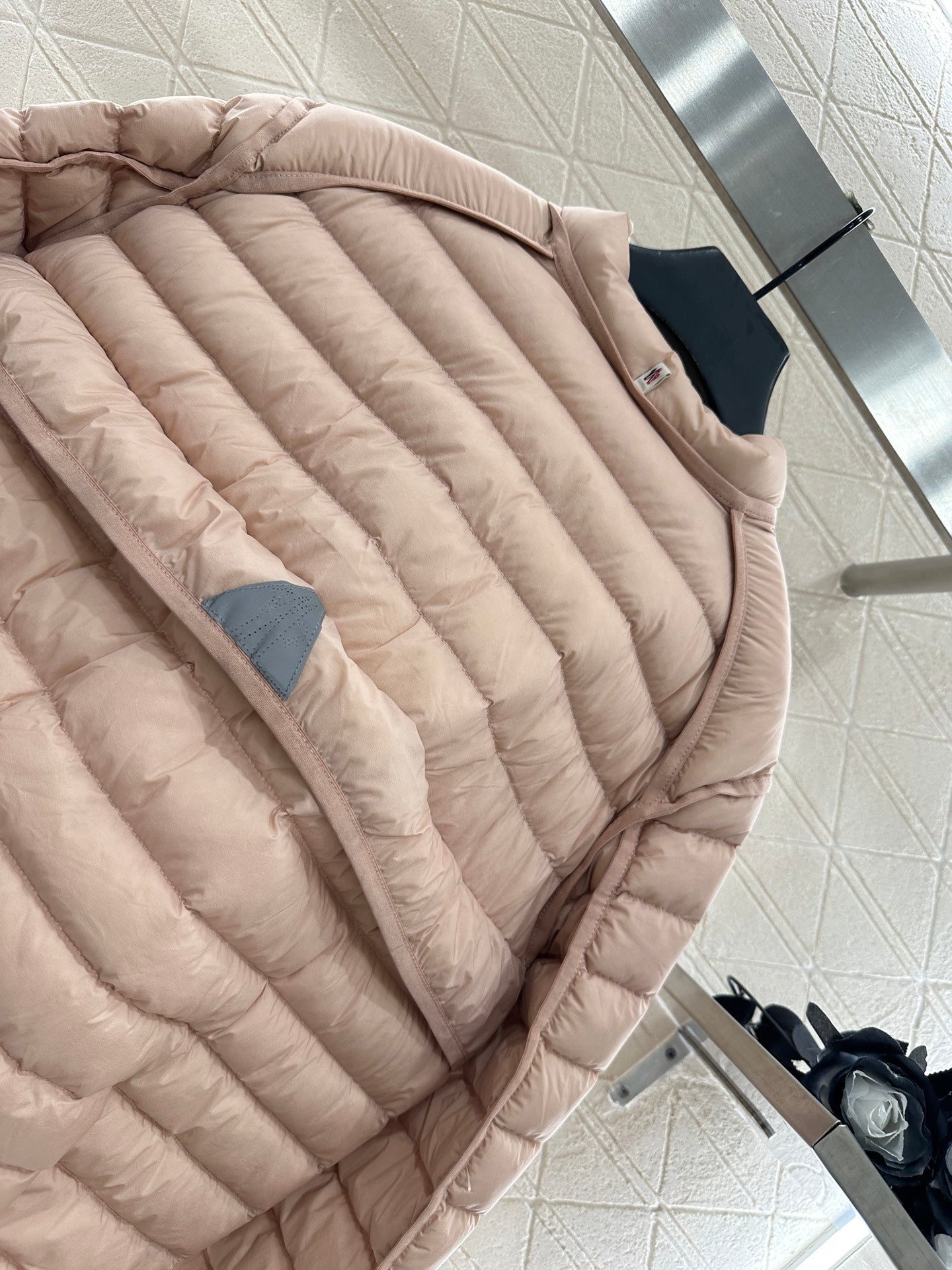 Mon 25 Windproof and environmentally friendly nylon material stand up collar down jacket
