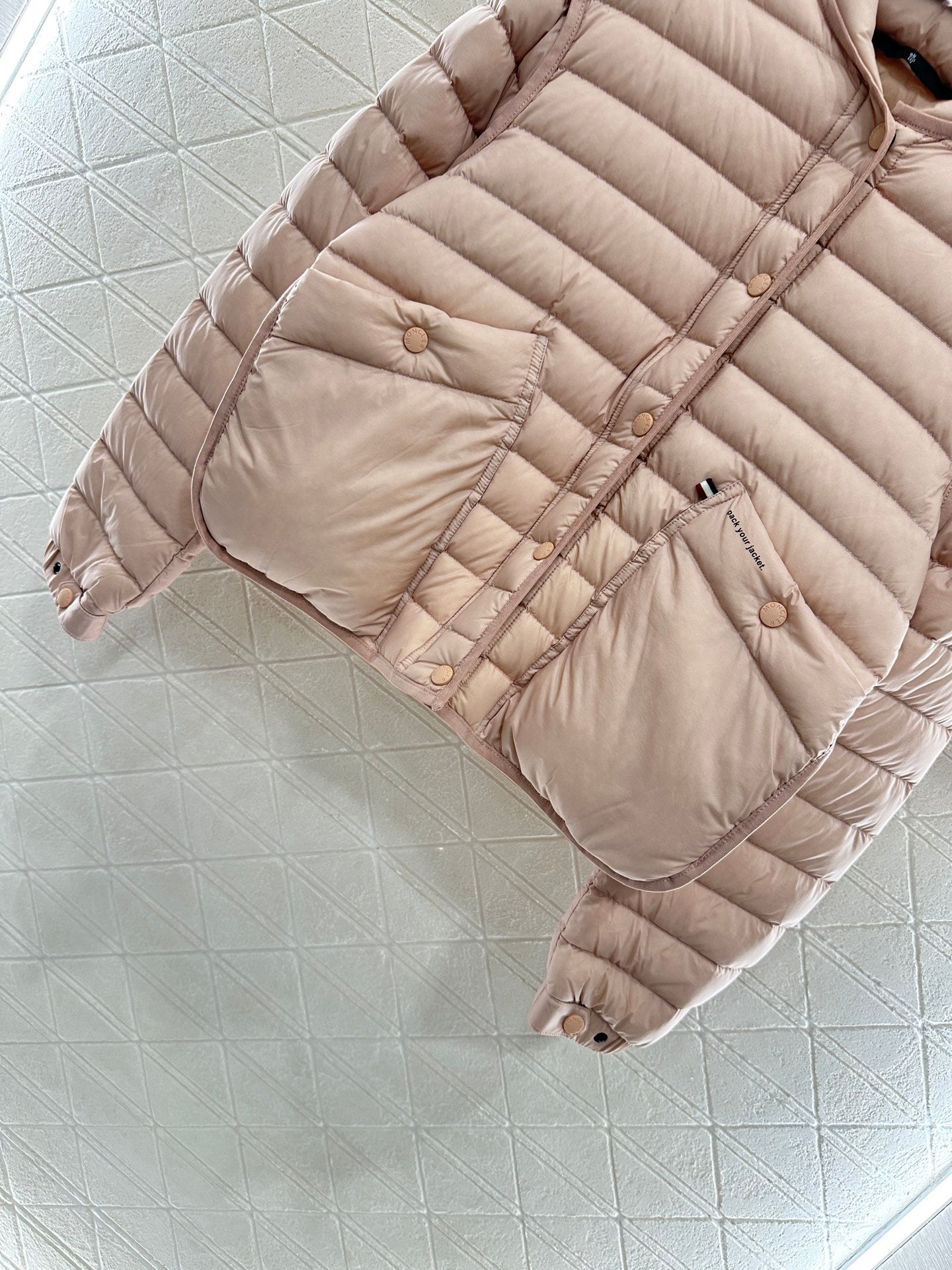 Mon 25 Windproof and environmentally friendly nylon material stand up collar down jacket