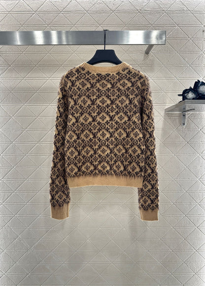 L 25 Knitted wool sweater