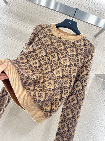 L 25 Knitted wool sweater