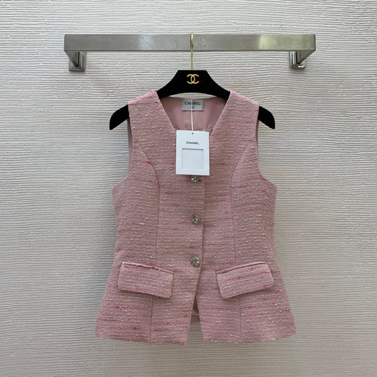 C 25 Sleeveless vest ➕ short skirt