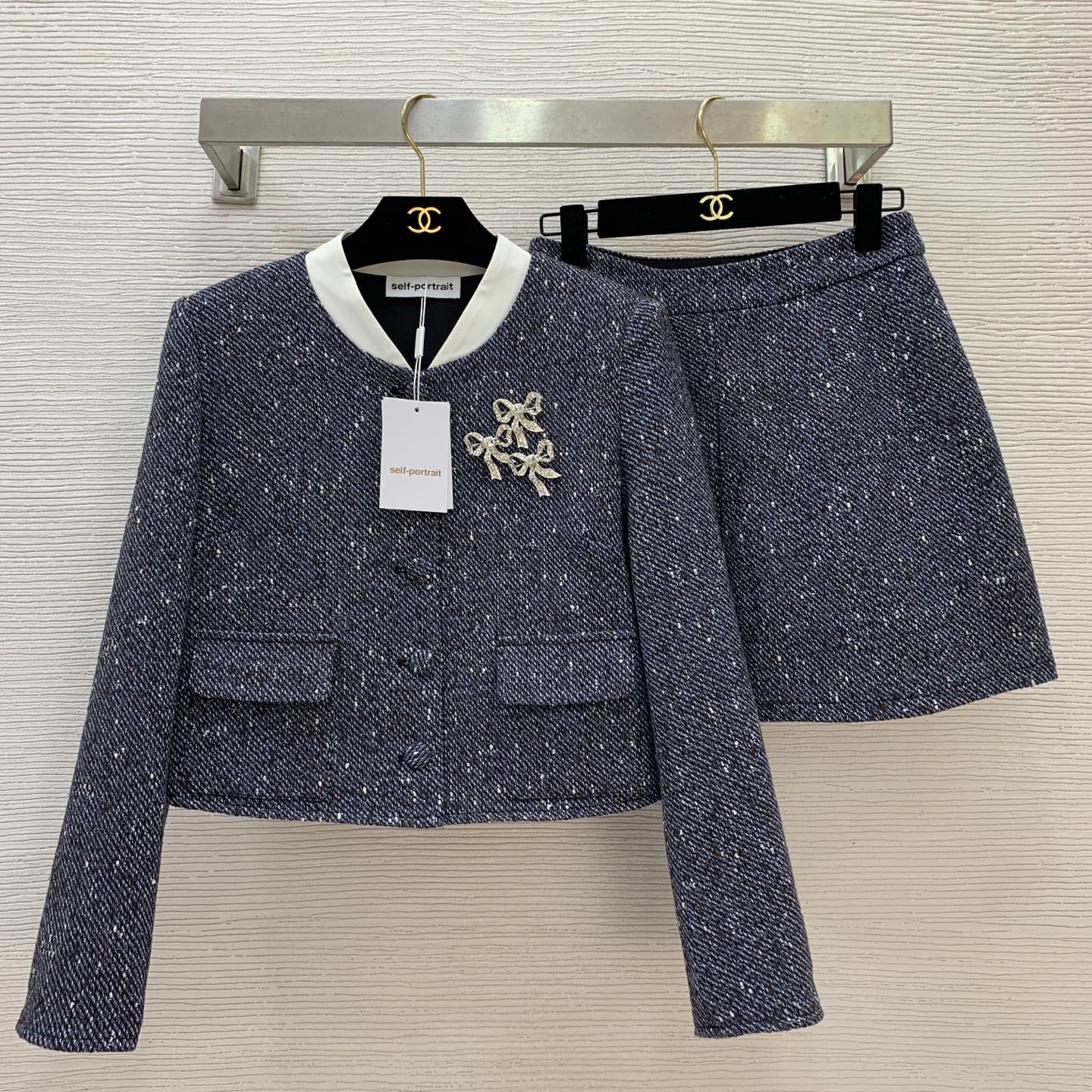 25 Silver silk blended short sleeved jacket+short skirt set