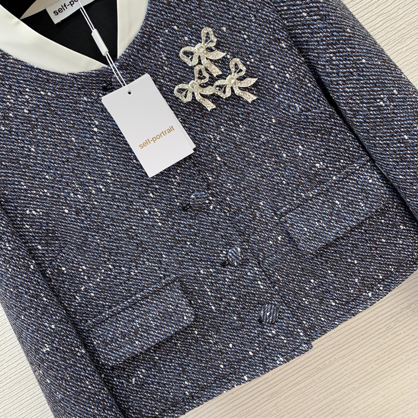 25 Silver silk blended short sleeved jacket+short skirt set