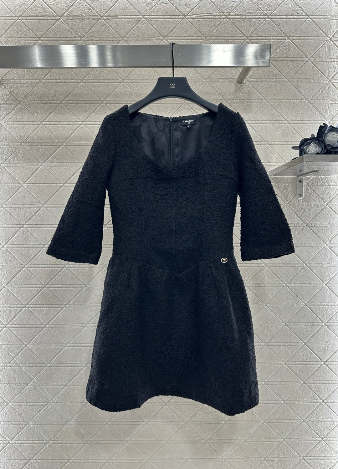 C 25 Mid sleeve round neck wool blend dress(beigi/black)