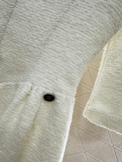 C 25 Mid sleeve round neck wool blend dress(beigi/black)