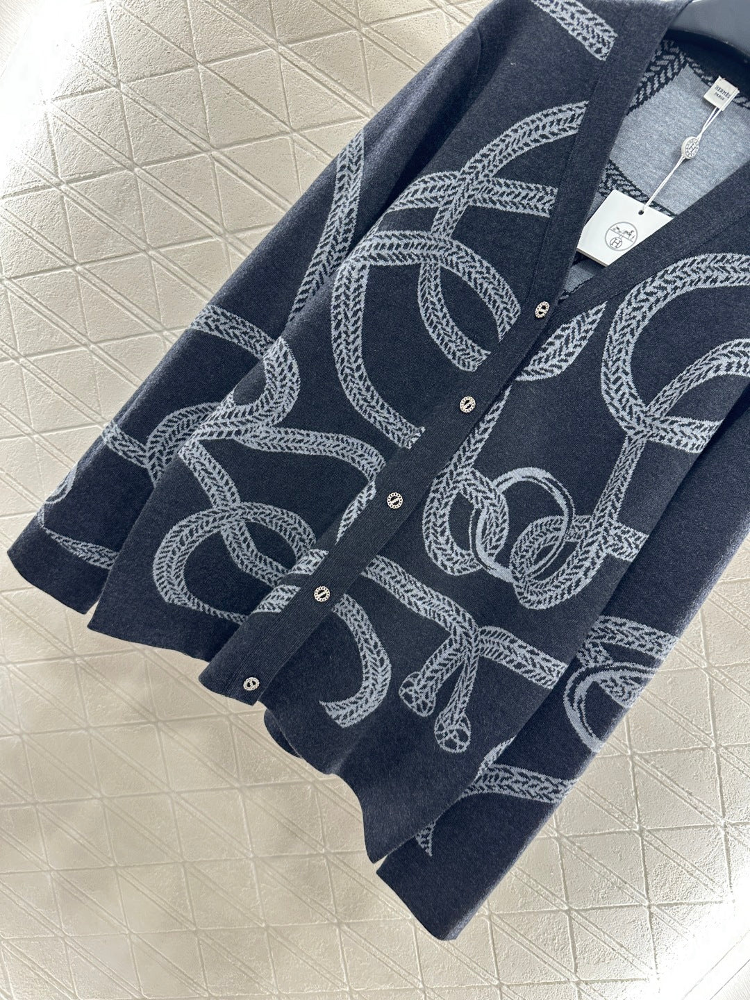 He 25 knitted cardigan