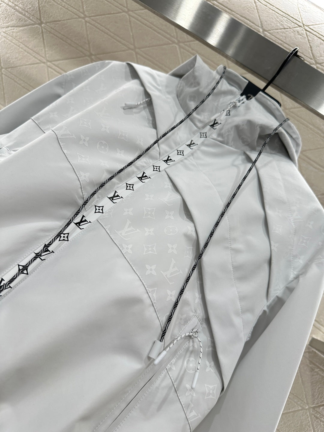 L 25 hooded jacquard combat jacket