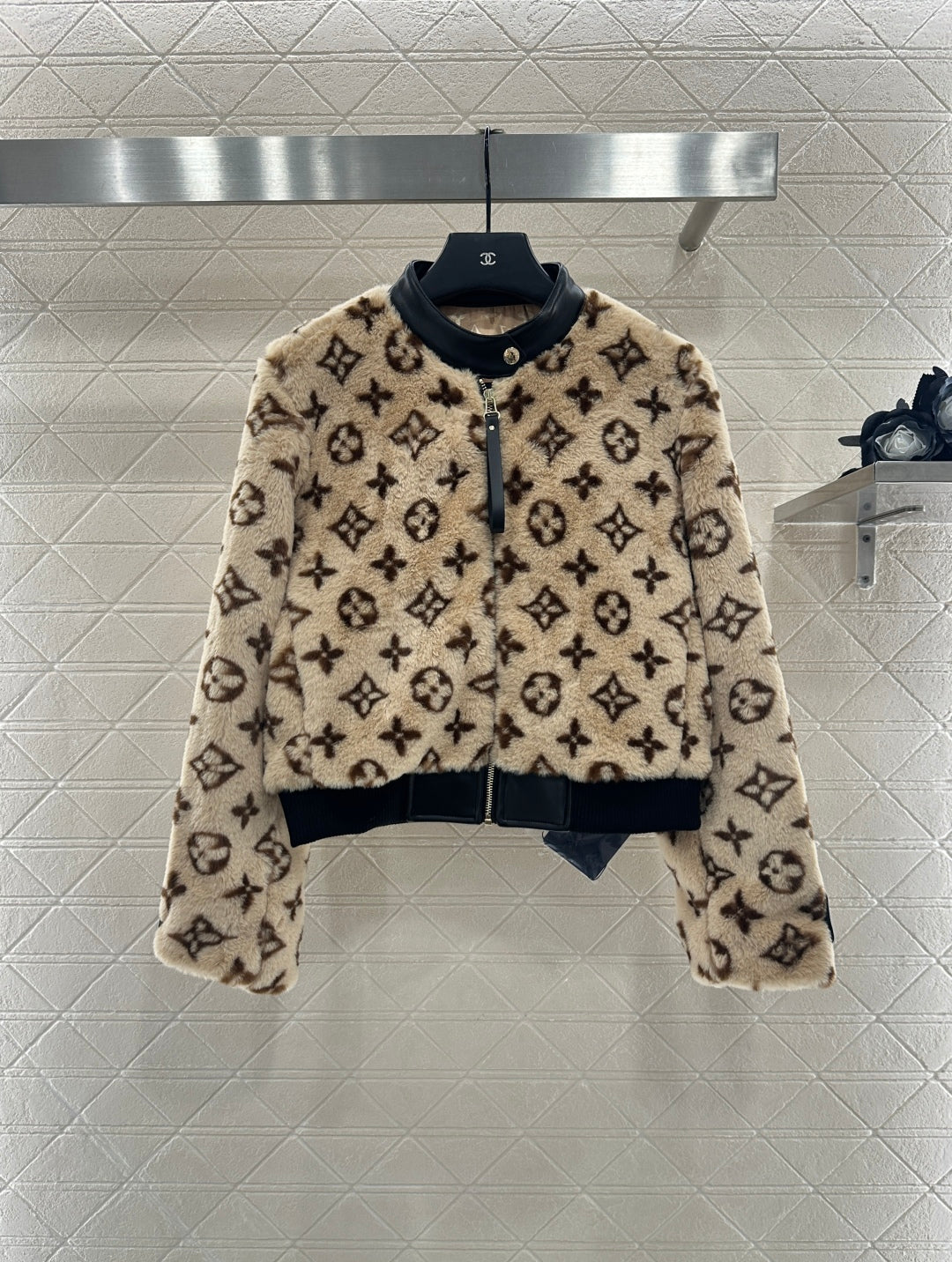 L 25 Lambswool leather collar jacket