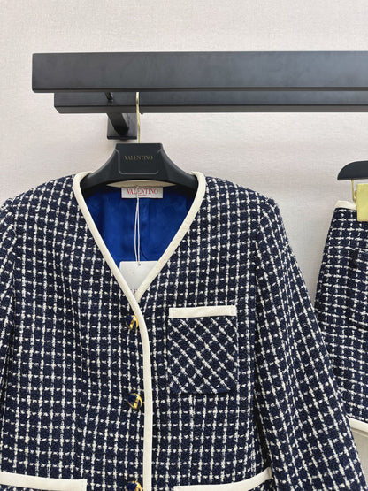 Mi 25 Woven Tweed Jacket + Bow Tie Trimmed Shorts Set