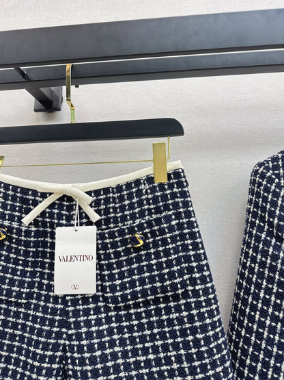 Mi 25 Woven Tweed Jacket + Bow Tie Trimmed Shorts Set
