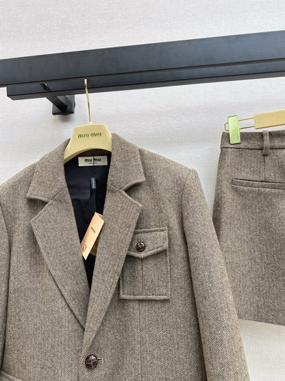 Mi 25 Suit jacket + A-line skirt