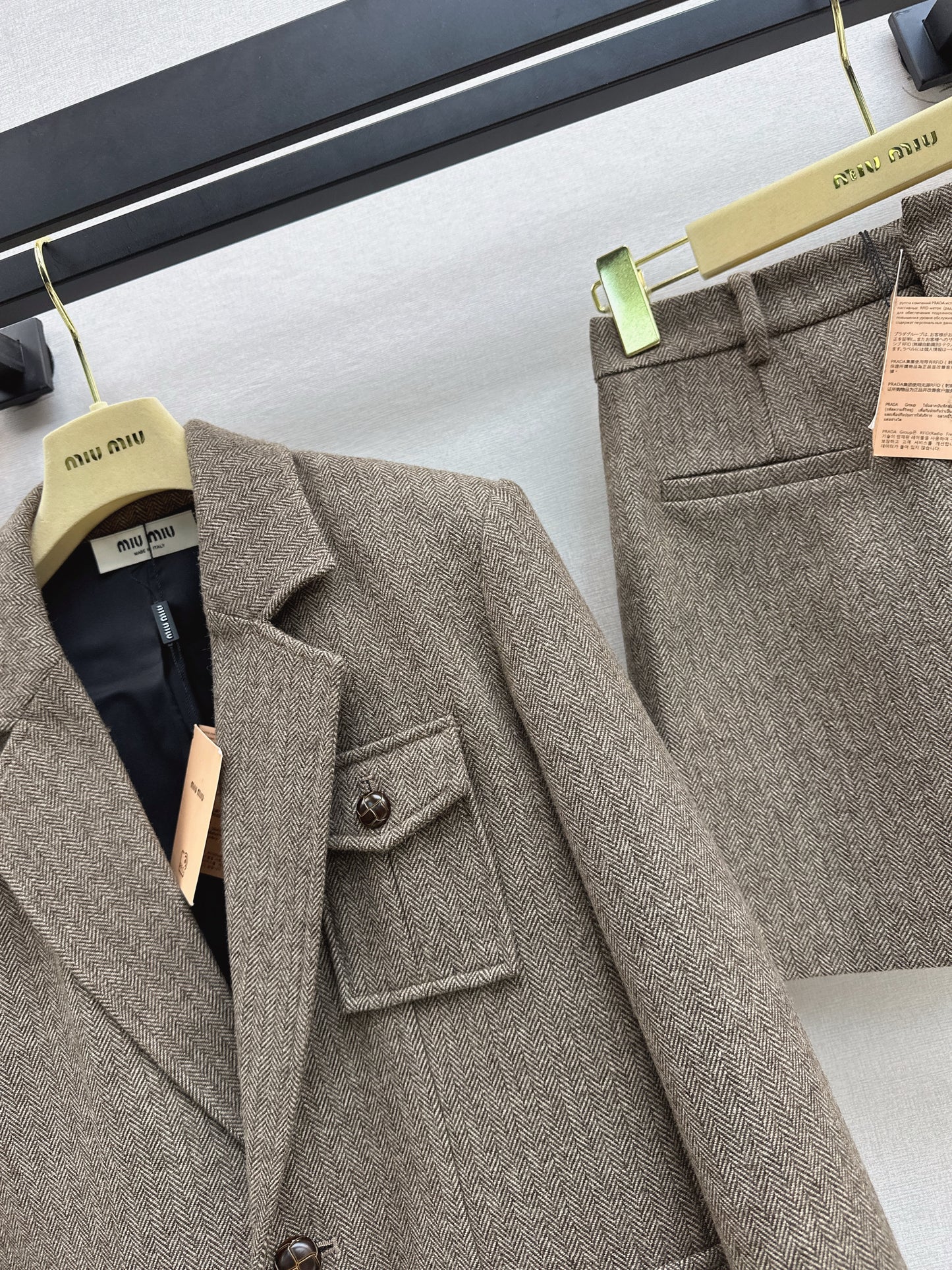Mi 25 Suit jacket + A-line skirt