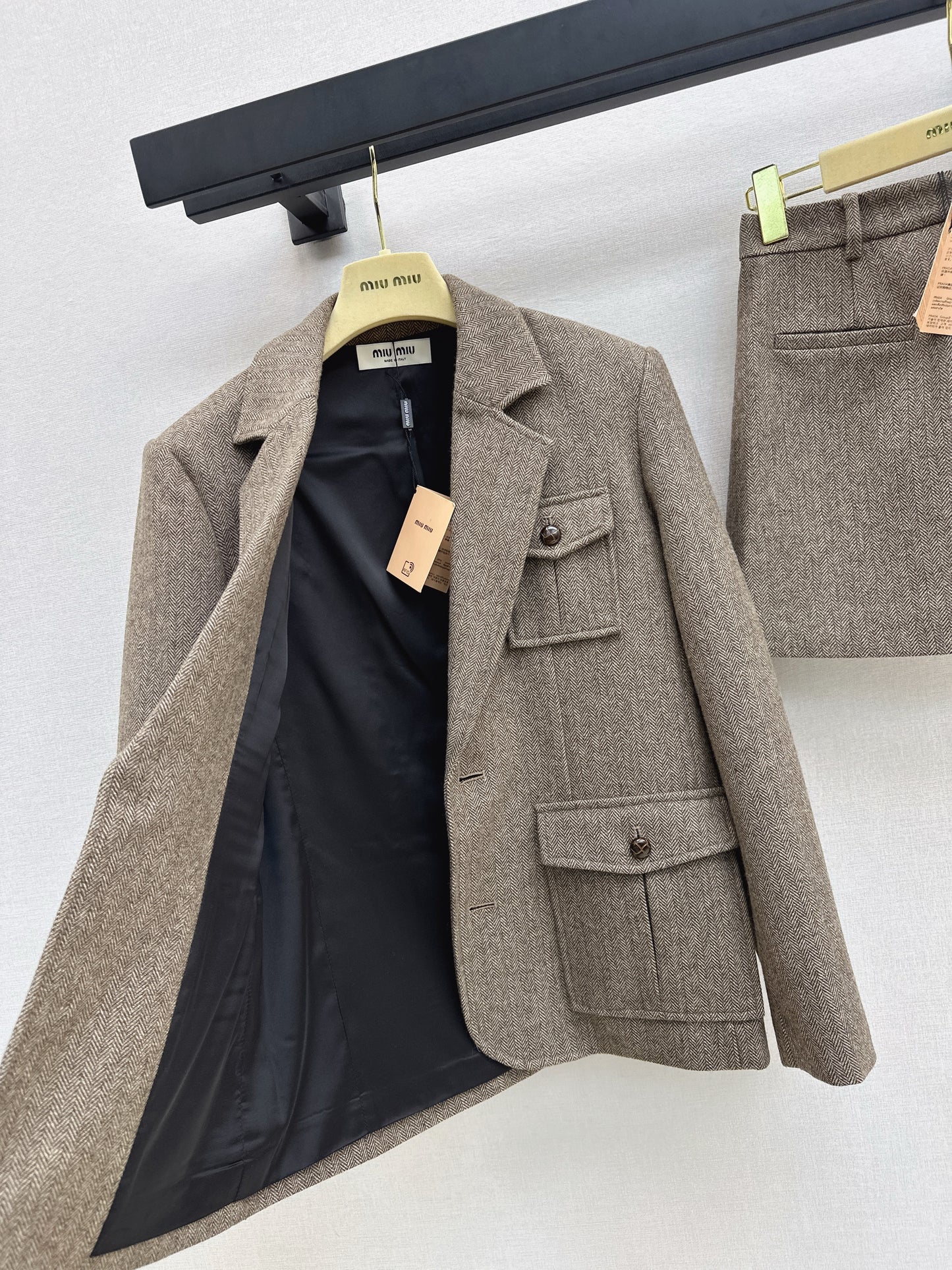 Mi 25 Suit jacket + A-line skirt