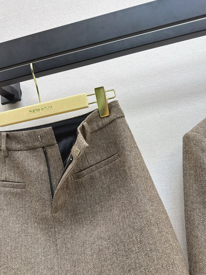 Mi 25 Suit jacket + A-line skirt