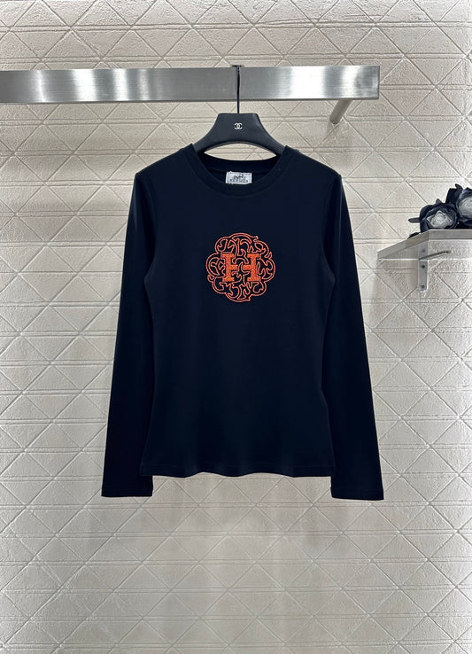 He 25 Slim fit beaded logo top(WHITE/BLACK)