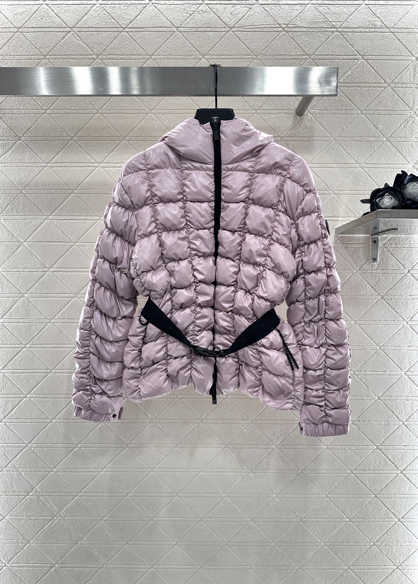 Mon 25 Stand up collar belt down jacket (made of waterproof and windproof material)（BLACK/PINK）