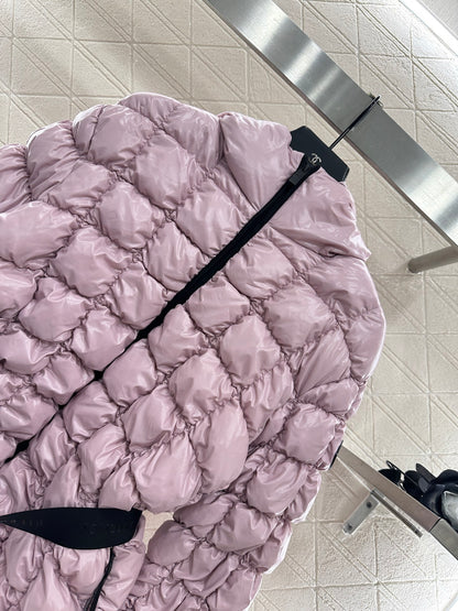 Mon 25 Stand up collar belt down jacket (made of waterproof and windproof material)（BLACK/PINK）