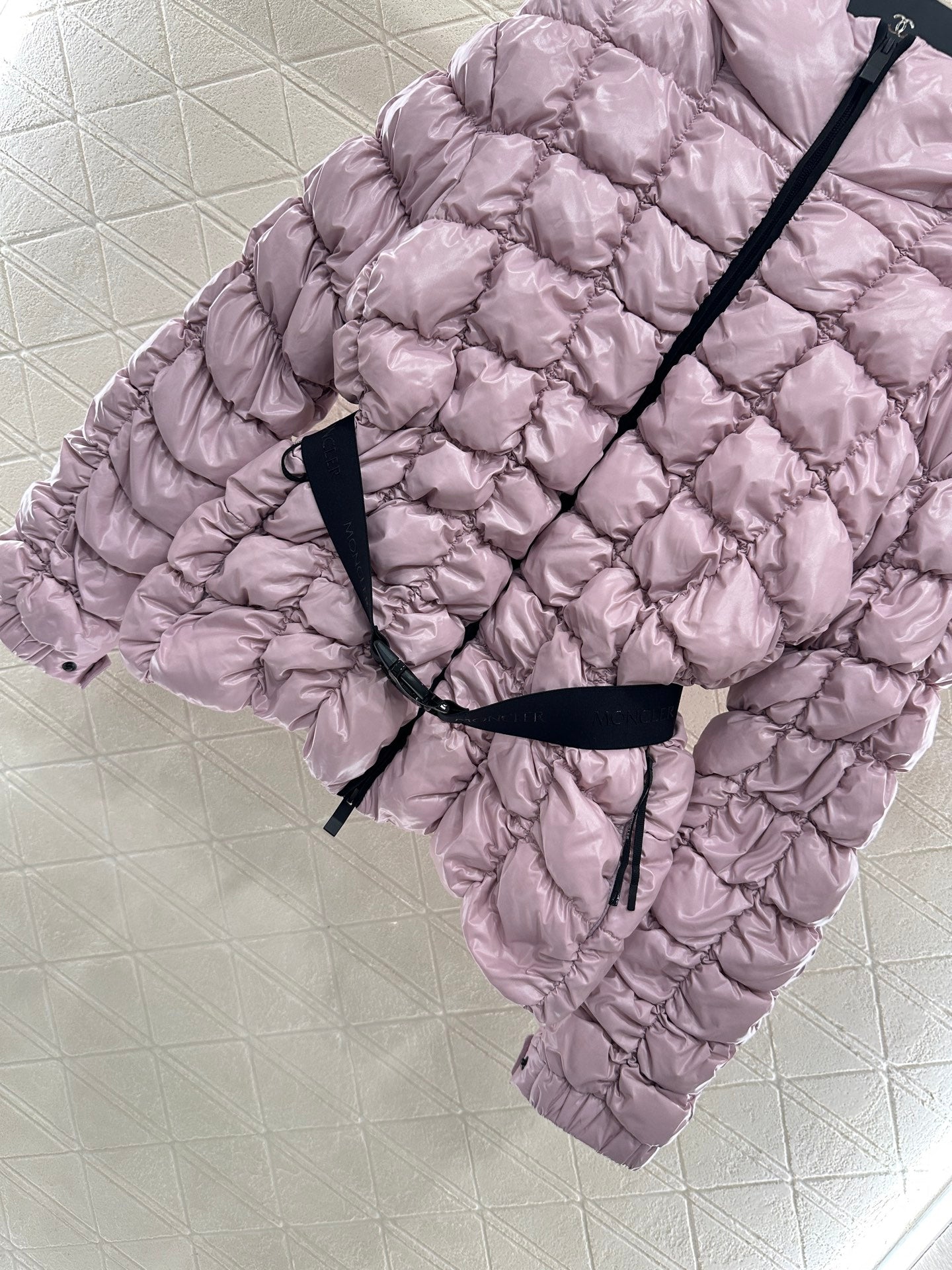 Mon 25 Stand up collar belt down jacket (made of waterproof and windproof material)（BLACK/PINK）