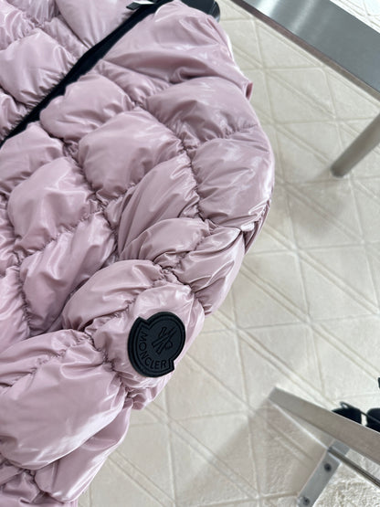 Mon 25 Stand up collar belt down jacket (made of waterproof and windproof material)（BLACK/PINK）