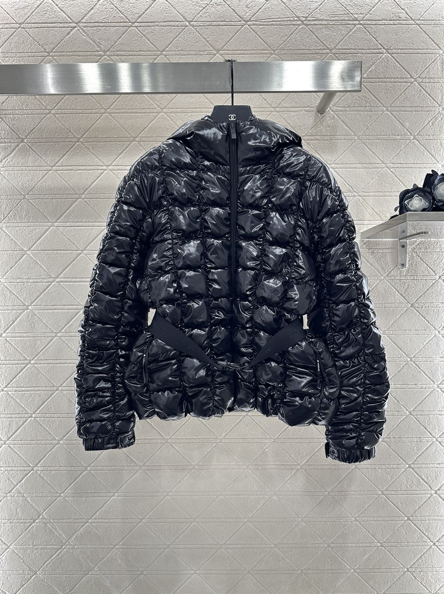 Mon 25 Stand up collar belt down jacket (made of waterproof and windproof material)（BLACK/PINK）