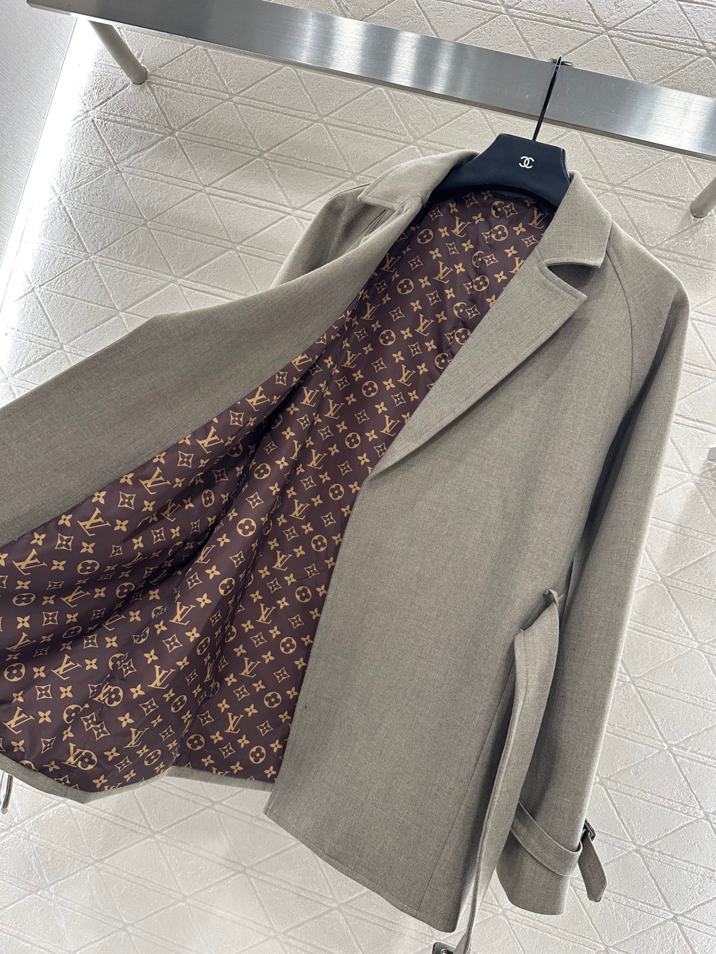 L 25 Mid length waistband jacket