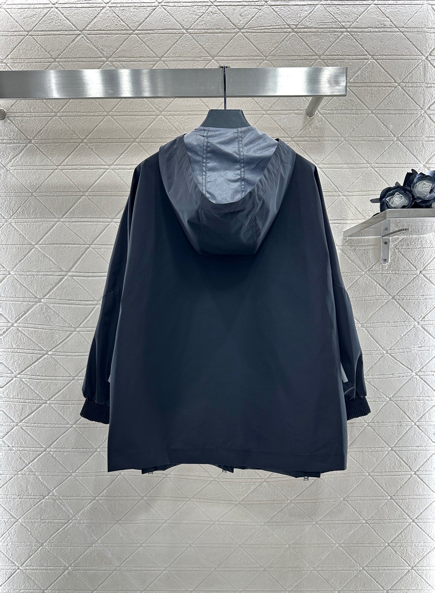 L 25 Fashionable charging nylon long jacket