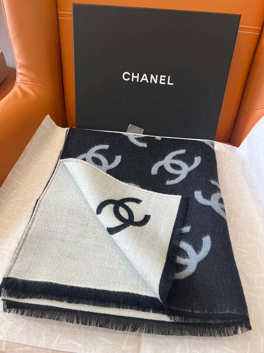 C 25 Large Logo Wool Shawl Scarf
