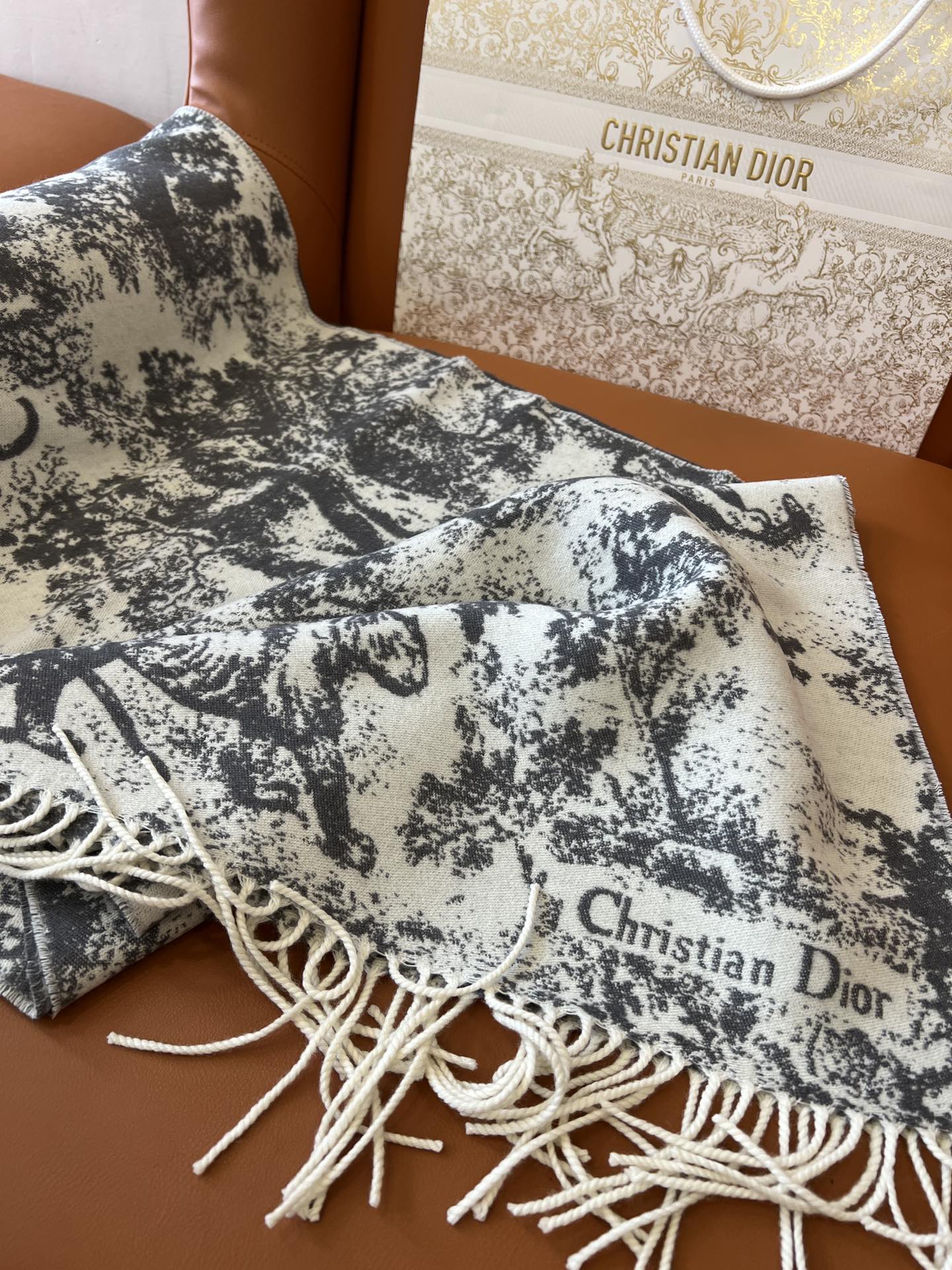 Di 25 Jouy Print Shawl Scarf（BLACK/GRAY/PINK）