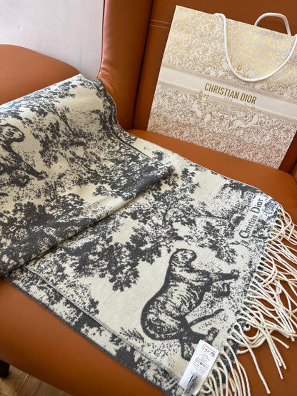 Di 25 Jouy Print Shawl Scarf（BLACK/GRAY/PINK）