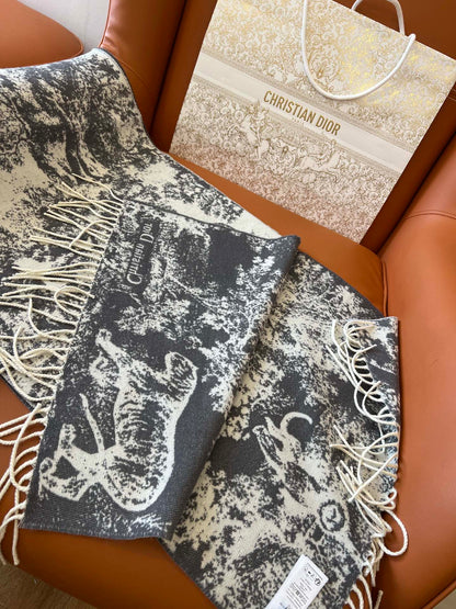Di 25 Jouy Print Shawl Scarf（BLACK/GRAY/PINK）