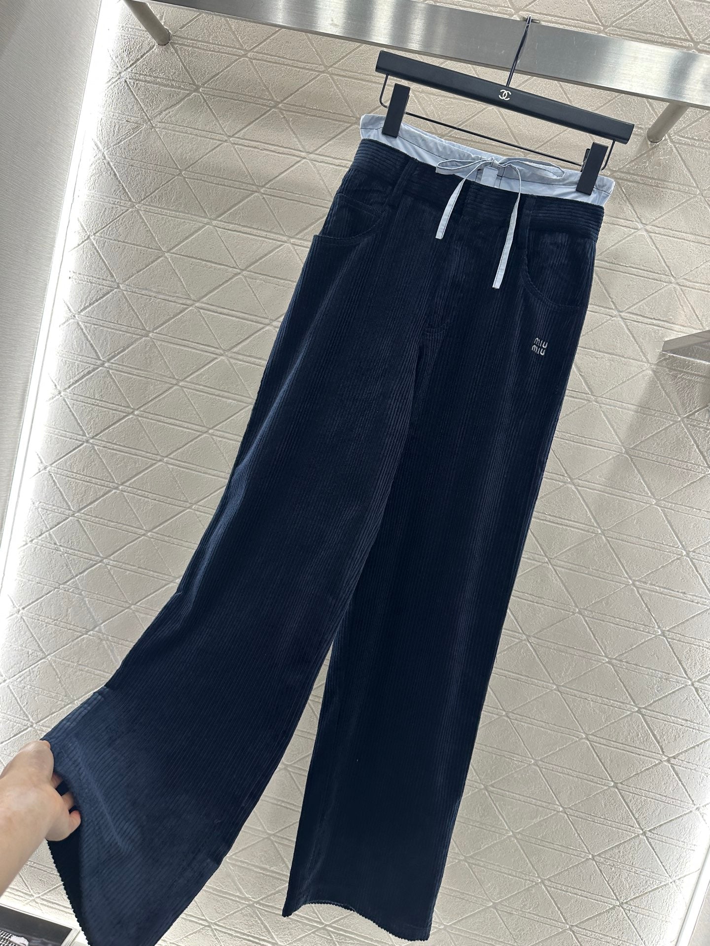 Mi 25 drawstring panel wide-leg trousers
