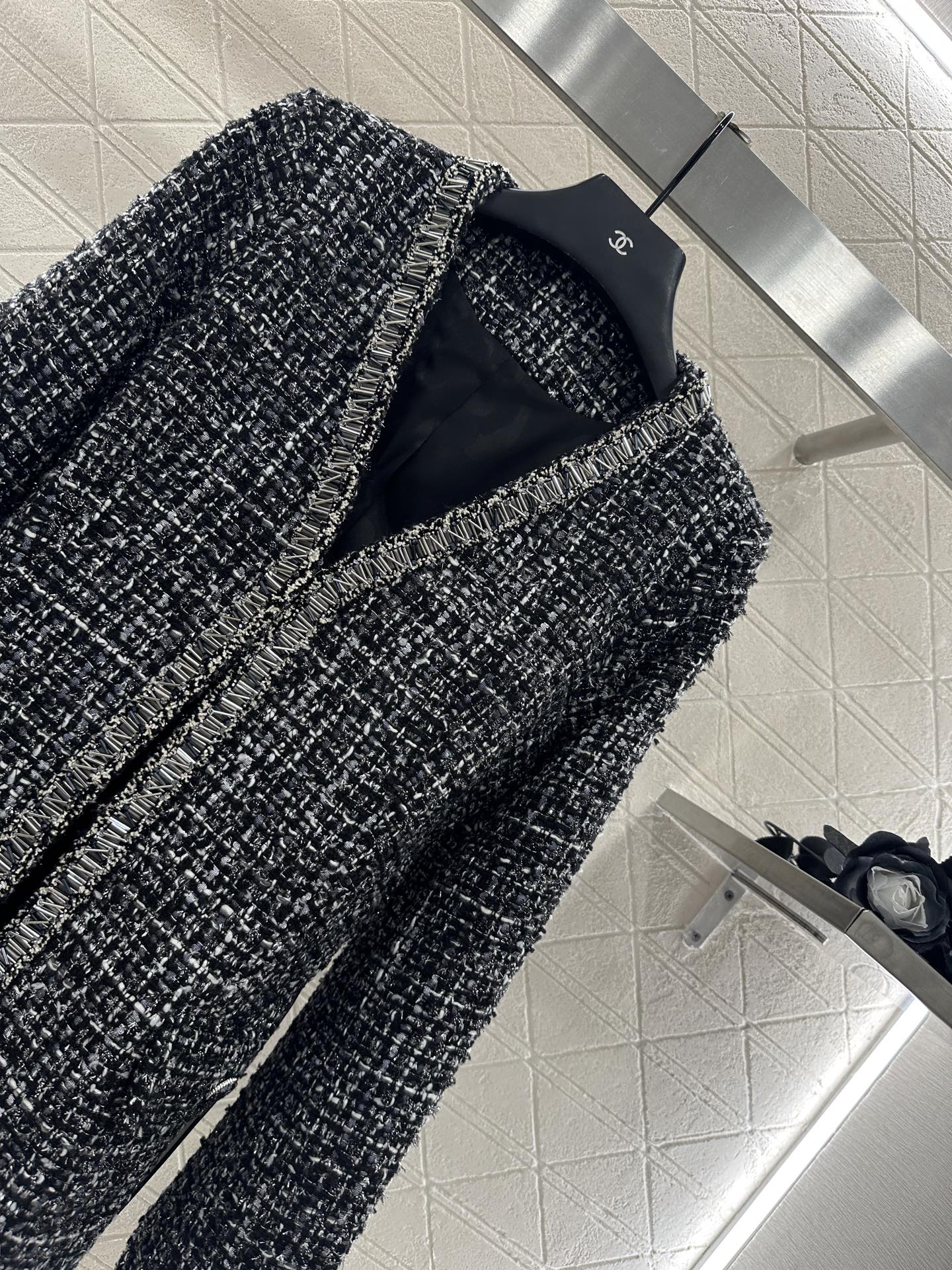 C 25 Woven belt hem jacket