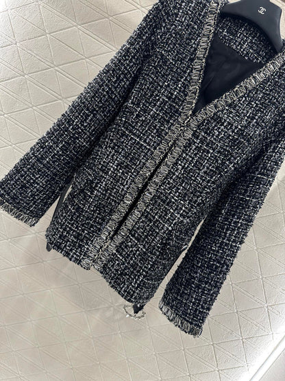 C 25 Woven belt hem jacket
