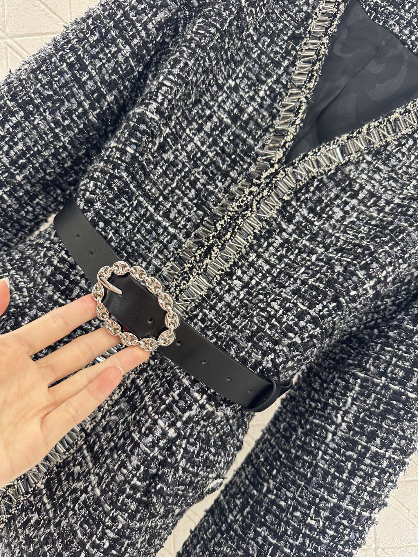 C 25 Woven belt hem jacket