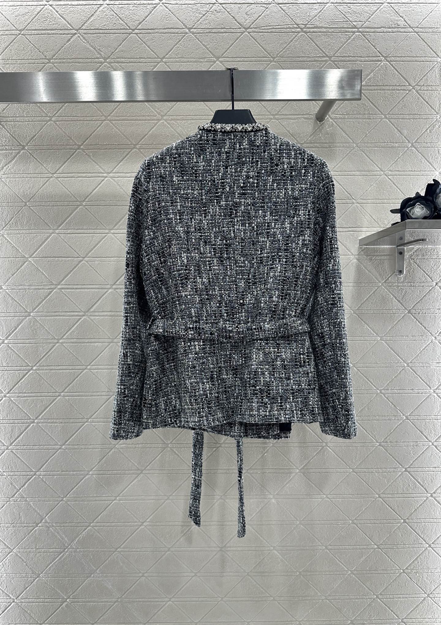 C 25 Crew neck beaded hem jacket