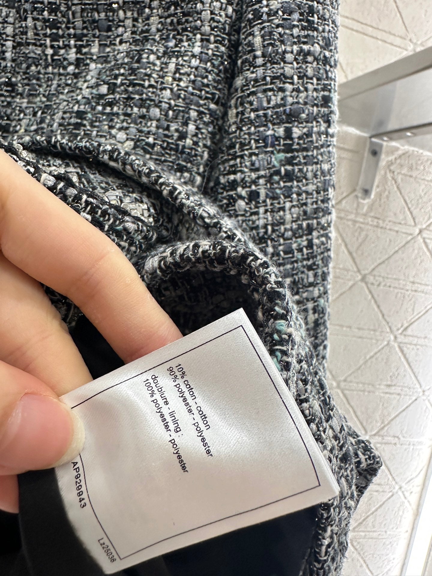C 25 Crew neck beaded hem jacket