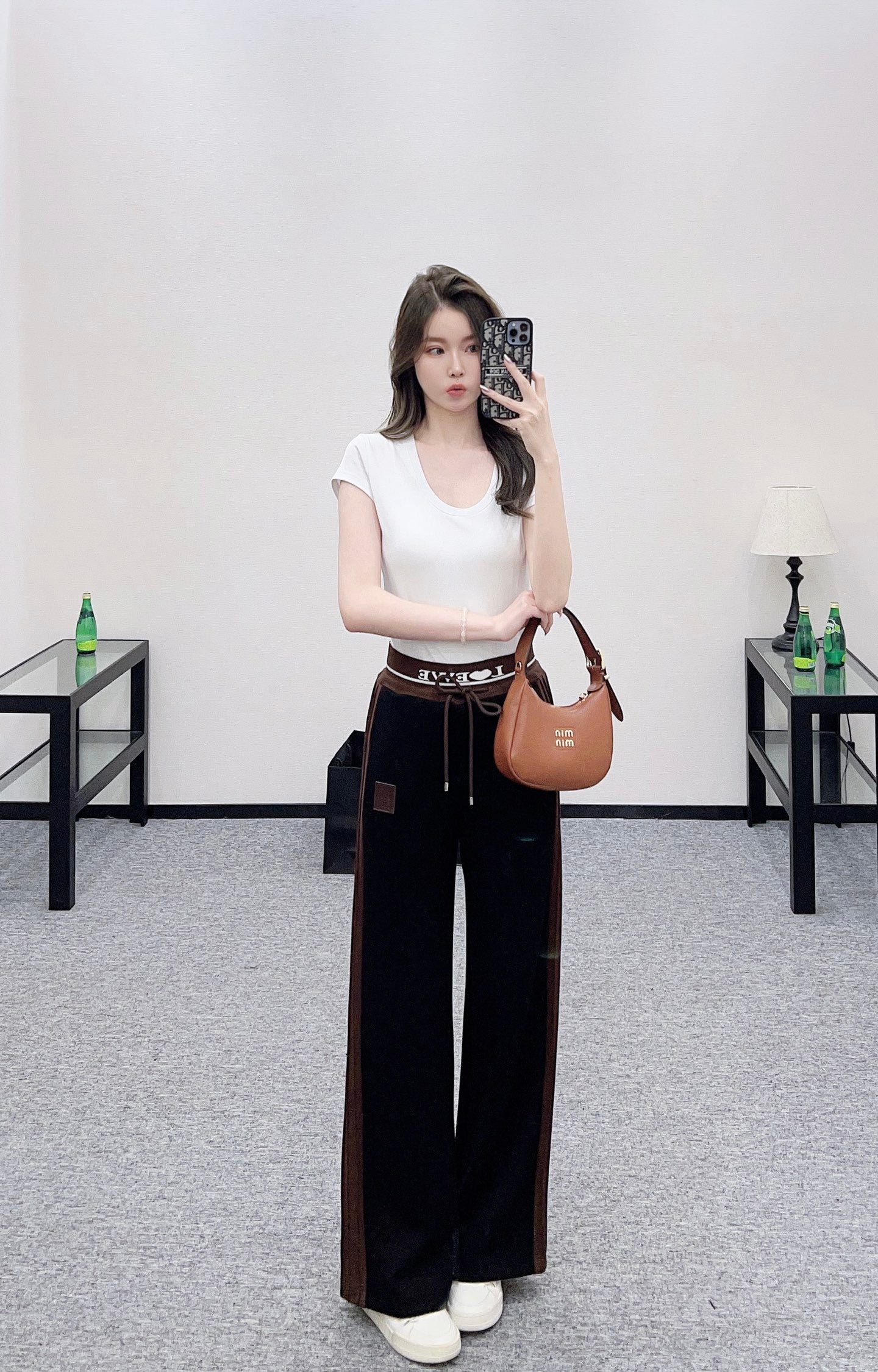 LO 25 Drawstring loose cotton trousers