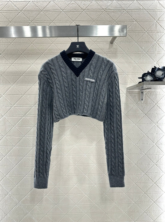 Mi 25 Fried Dough Twists knitting short pullover sweater