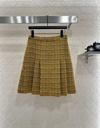 Lor 25 Round neck diagonal pleated short skirt set