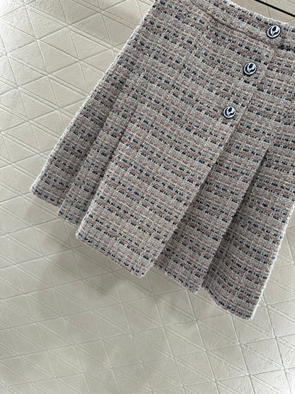 Lor 25 Round neck diagonal pleated short skirt set