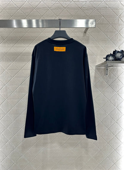 L 25 Embossed letter long sleeved shirt