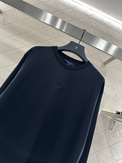L 25 Embossed letter long sleeved shirt