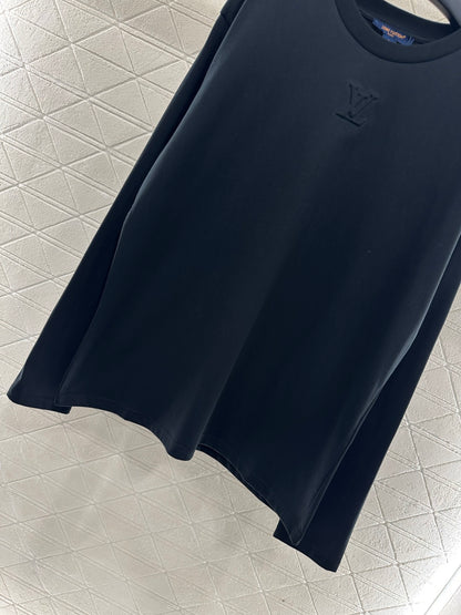 L 25 Embossed letter long sleeved shirt
