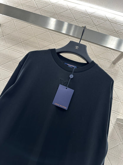 L 25 Embossed letter long sleeved shirt