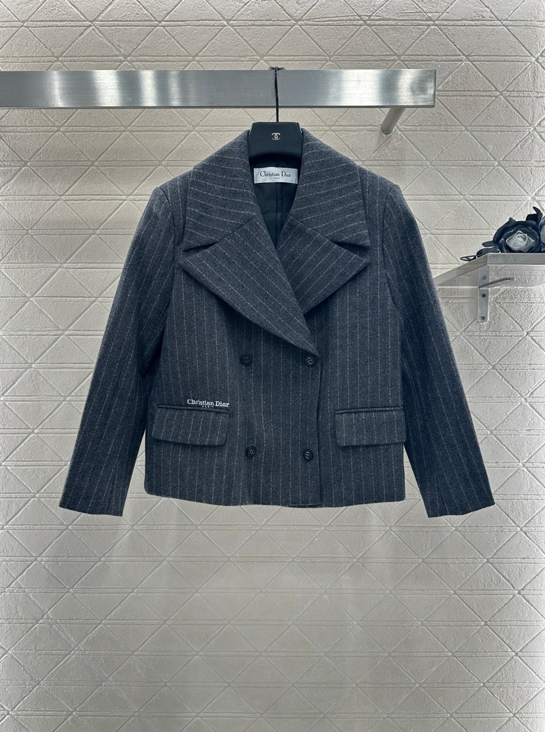 Di 25 Large collar striped suit jacket