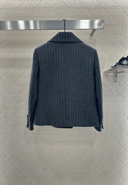 Di 25 Large collar striped suit jacket