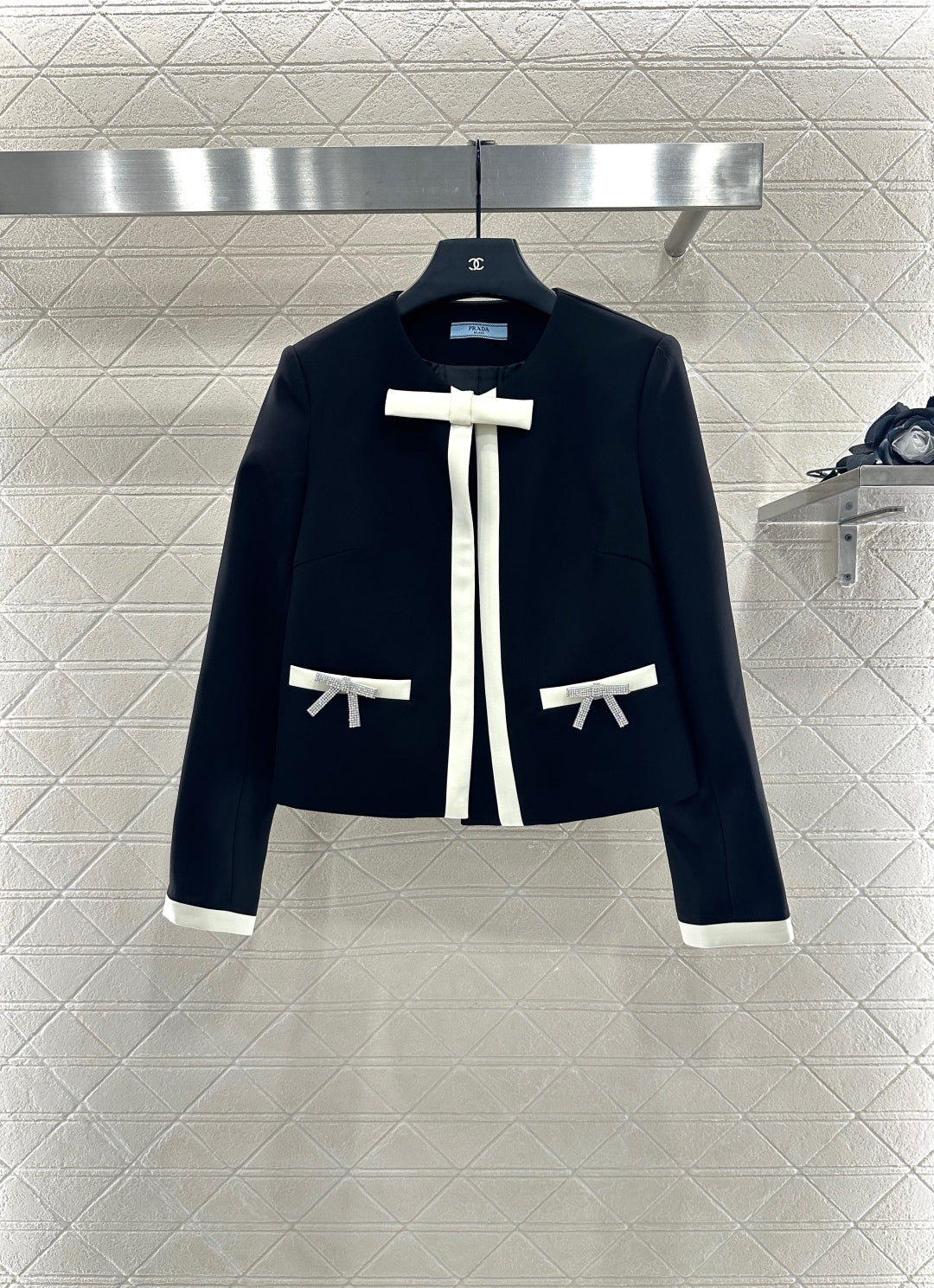 Pr 25 Round neck bow jacket