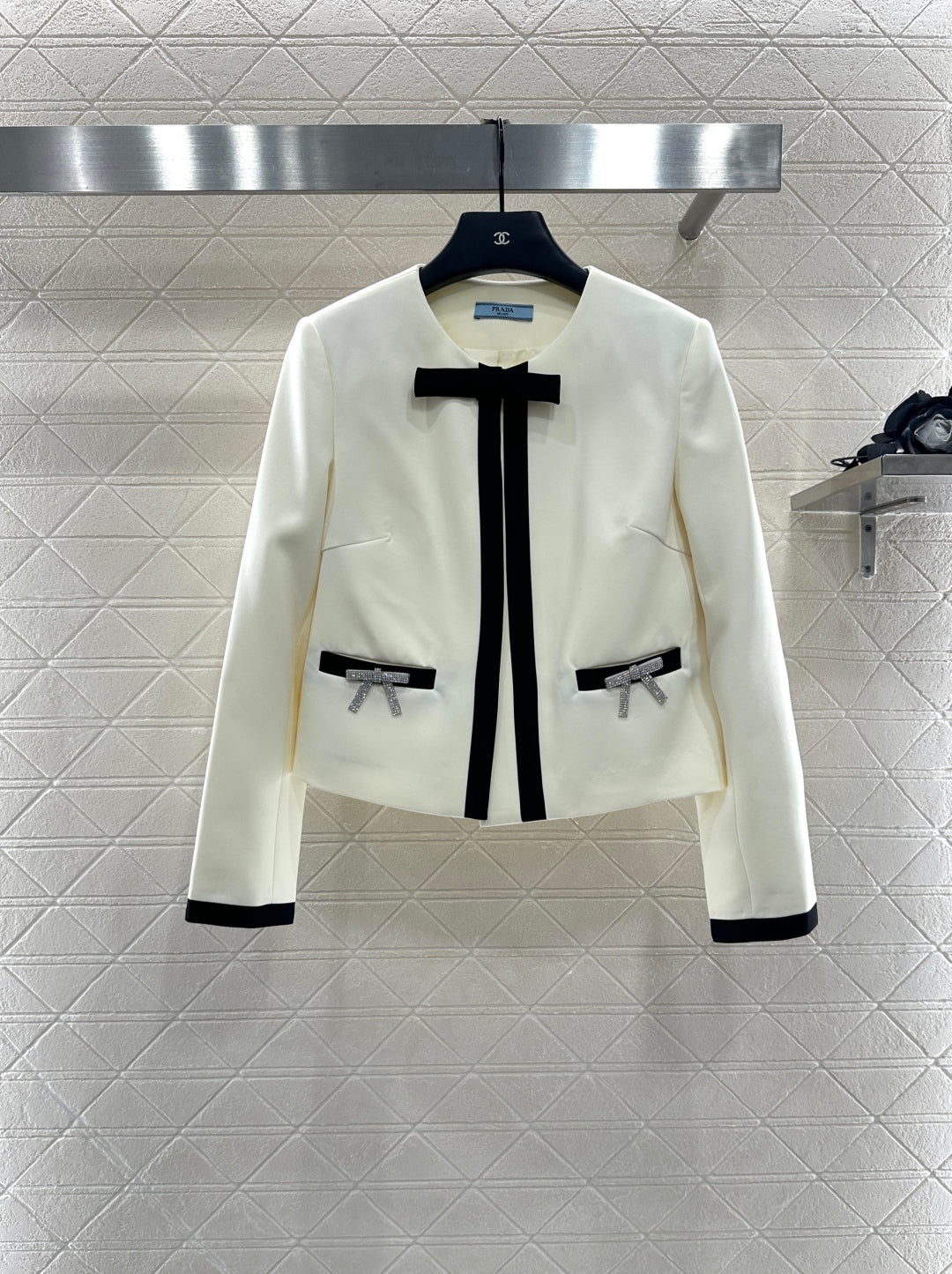 Pr 25 Round neck bow jacket