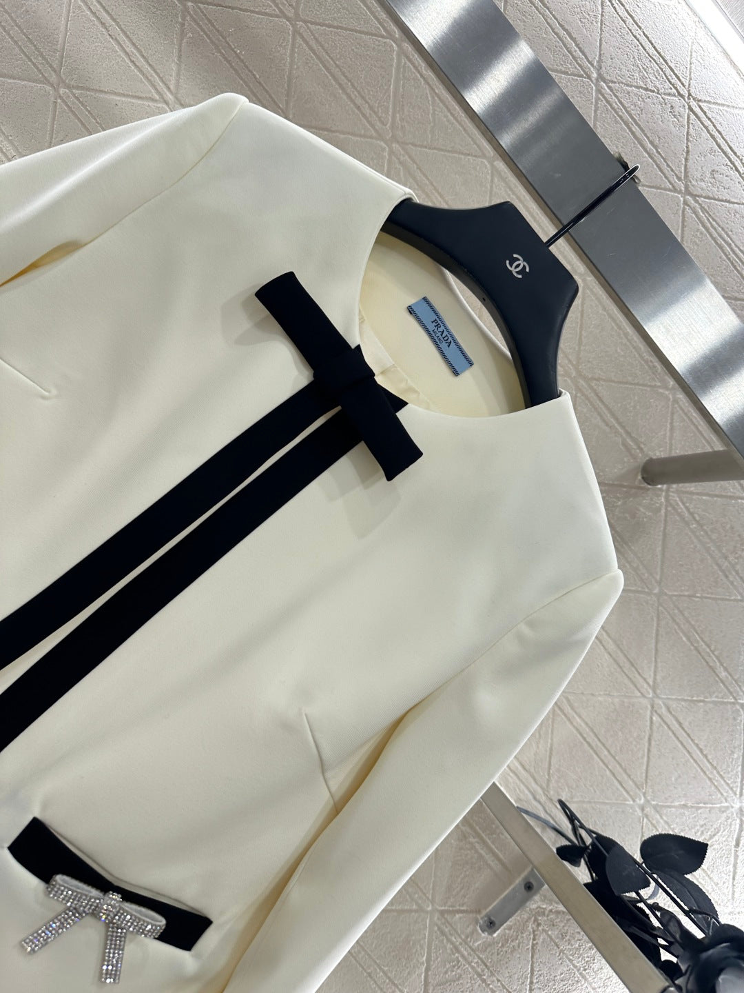 Pr 25 Round neck bow jacket