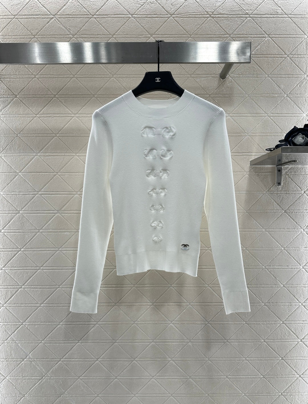C 25 Bow tie long sleeved sweater